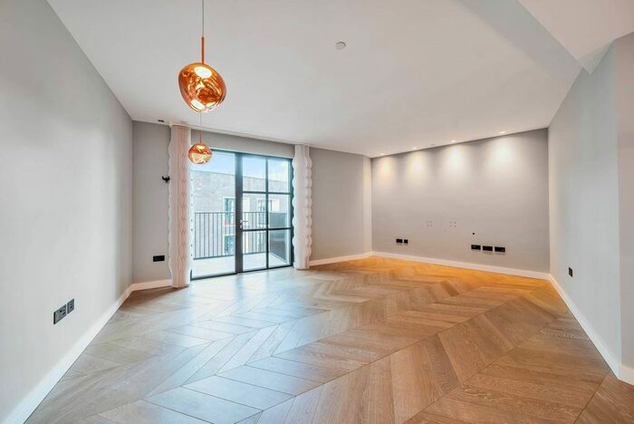 2 Bedroom Flat To Rent In Cleveland Street, Fitzrovia, London, W1T