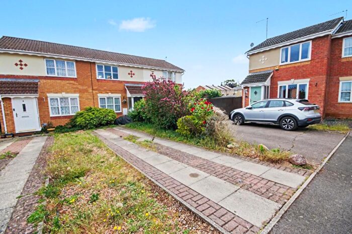 2 Bedroom Terraced House For Sale In Chelmsford Close, Northampton, NN4