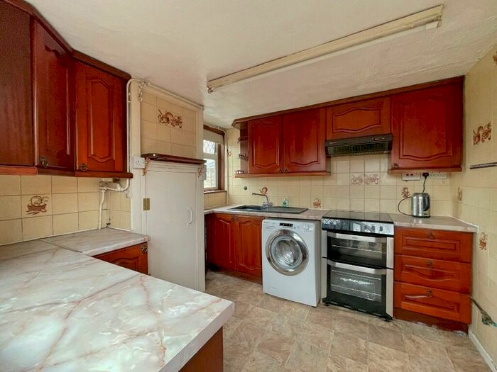 2 Bedroom Semi-Detached House For Sale In Maypole Road, Tiptree, CO5