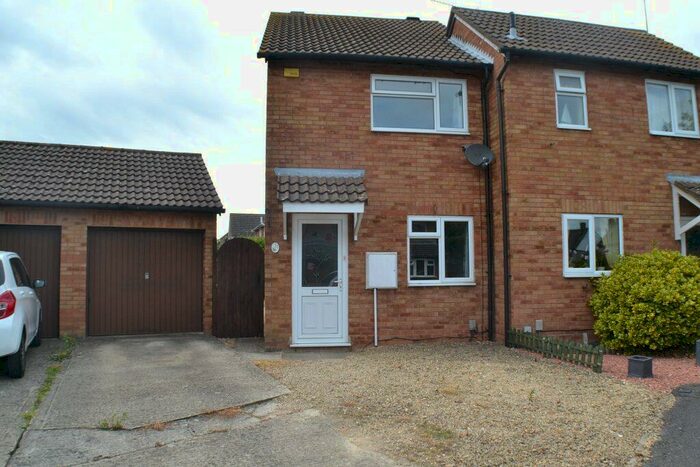 2 Bedroom Semi-Detached House To Rent In Constable Road, Swindon, SN2