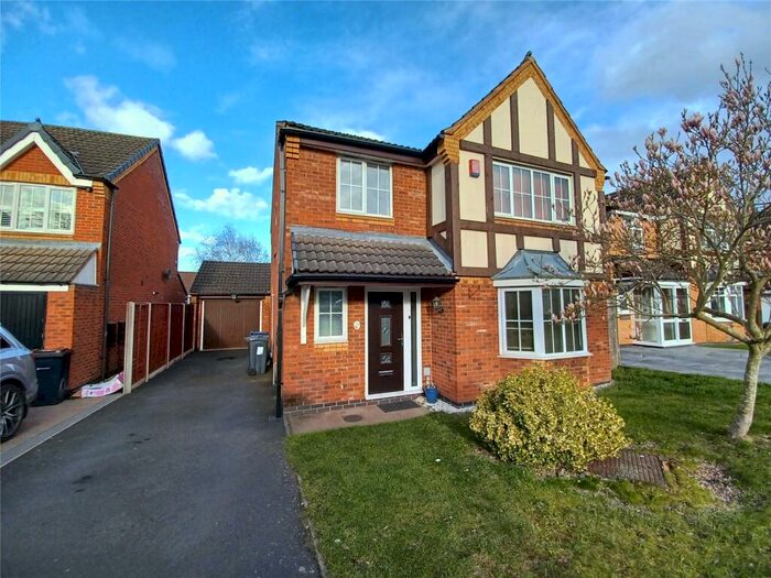 4 Bedroom Detached House To Rent In Hampton Close, Sutton Coldfield, West Midlands, B73