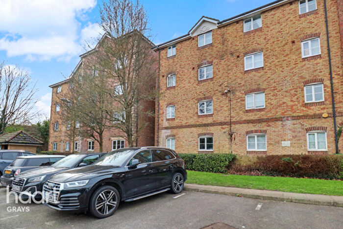 2 Bedroom Flat For Sale In Harrisons Wharf, Purfleet, RM19