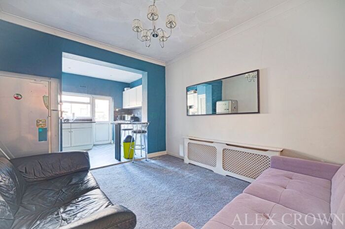 2 Bedroom Flat To Rent In Hercules Street, London, N7