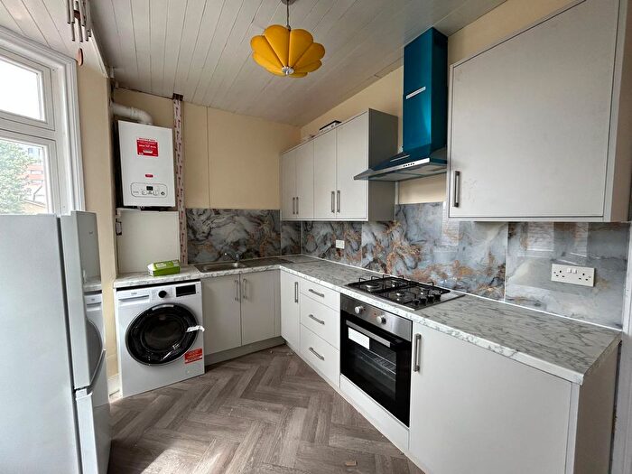 2 Bedroom Maisonette To Rent In Southall, UB2
