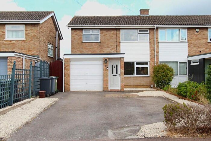3 Bedroom Semi-Detached House For Sale In Pyms Way, Sandy, SG19