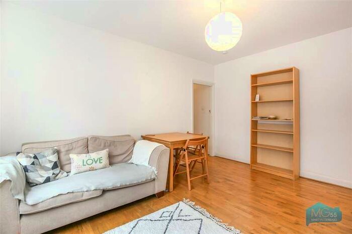 2 Bedroom Apartment To Rent In Granville Road, Stroud Green, N4
