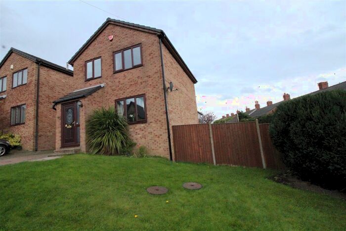 3 Bedroom Detached House To Rent In Moat Hill Farm Drive, Birstall, Batley, WF17