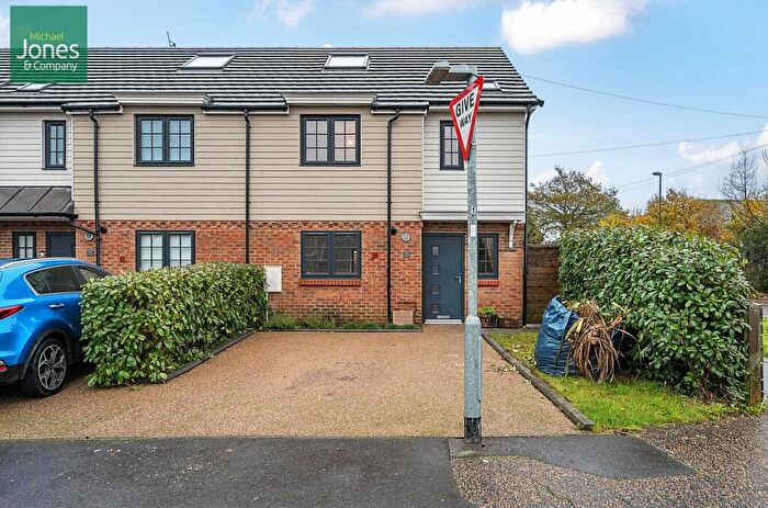 3 Bedroom House To Rent In Seaton Park, Wick, Littlehampton, West Sussex, BN17