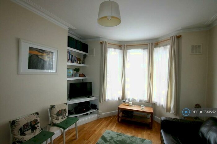 1 Bedroom Flat To Rent In Cobbold Road, London, NW10