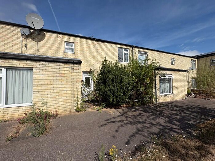 2 Bedroom Terraced House For Sale In Nuns Way, Cambridge, Cambridgeshire, CB4