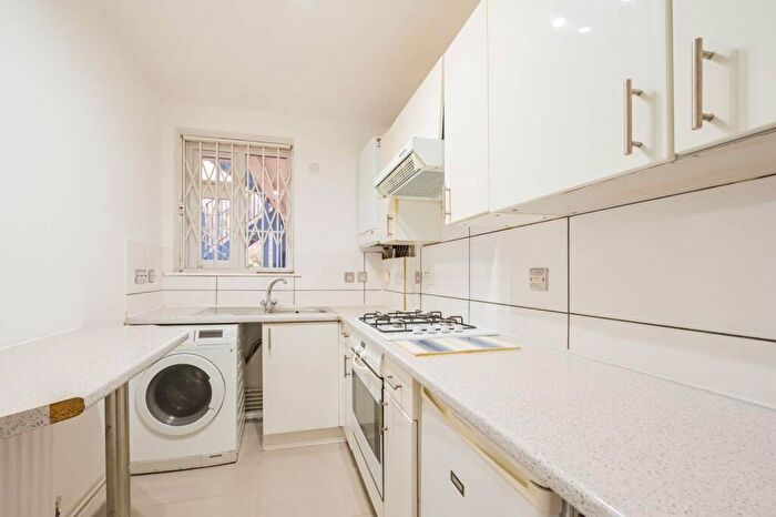 2 Bedroom Flat To Rent In Wolsey Street, Whitechapel, London, E1