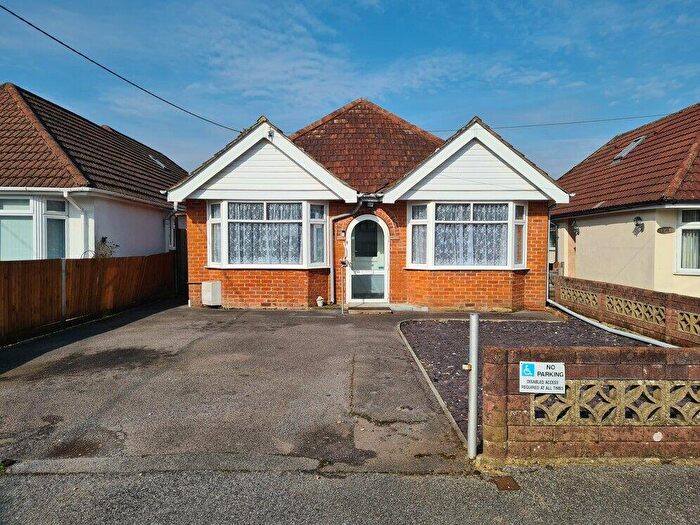 2 Bedroom Detached Bungalow For Sale In Stannington Crescent, Totton, Southampton, SO40