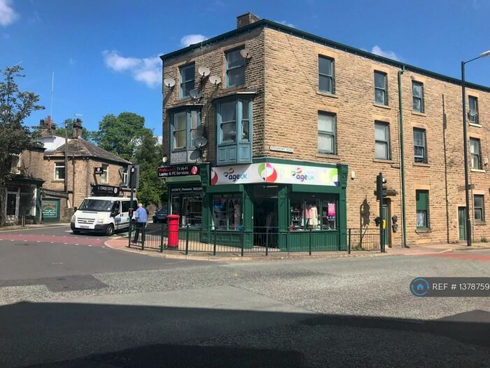 2 Bedroom Flat To Rent In Stockport Road, Mossley, Ashton-Under-Lyne, OL5