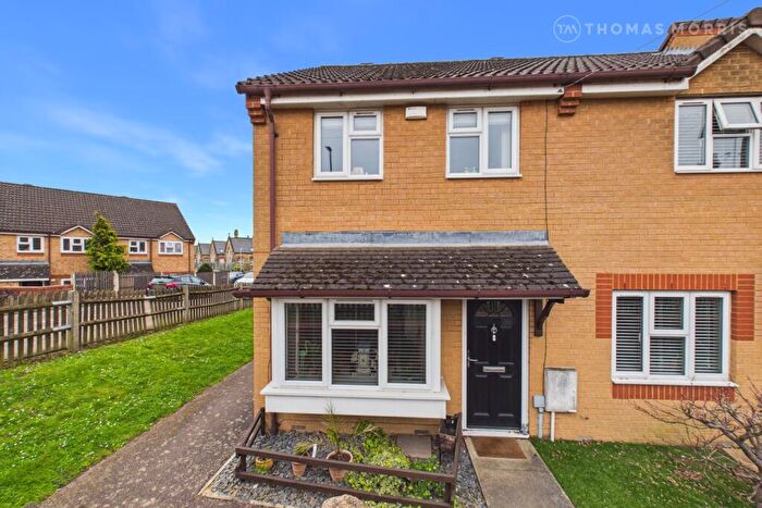 2 Bedroom End Of Terrace House For Sale In Sun Street, Biggleswade, Beds, SG18