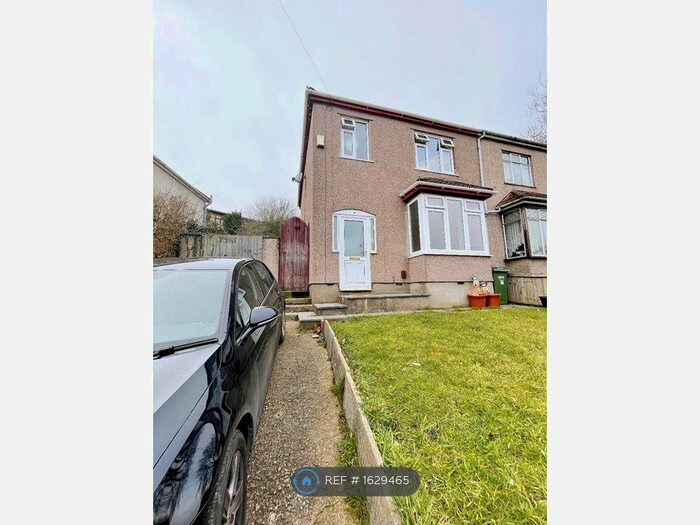 4 Bedroom Semi-Detached House To Rent In Station Road, Filton, Bristol, BS34