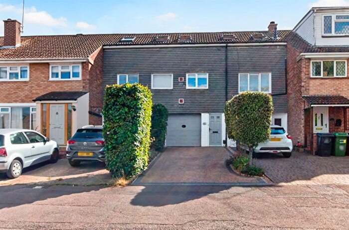 4 Bedroom Terraced House For Sale In Garrard Way, Wheathampstead, St. Albans, AL4