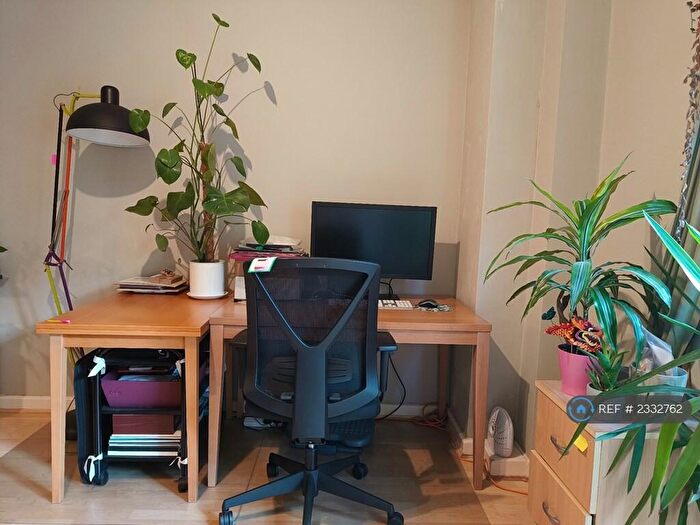 1 Bedroom Flat To Rent In Broadwalk, Birmingham, B1
