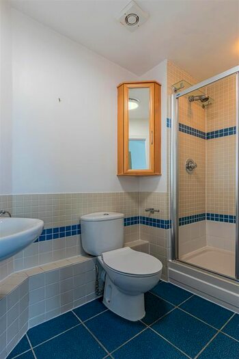 2 Bedroom Flat To Rent In Churchill Way, Cardiff, CF10