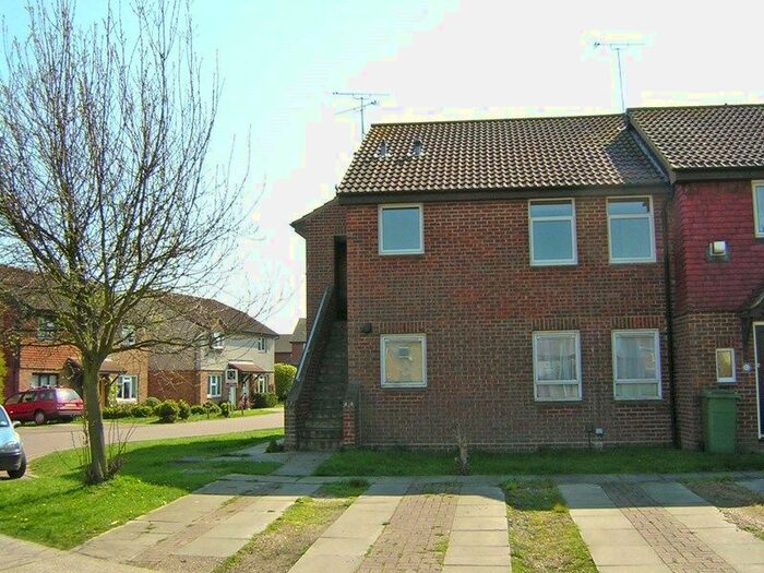 Studio To Rent In Satis Avenue, Milton Regis, Sittingbourne, ME10