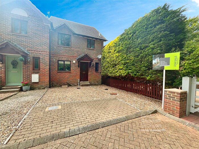 3 Bedroom End Of Terrace House For Sale In Stonelands Orchard, Ryde, Isle Of Wight, PO33