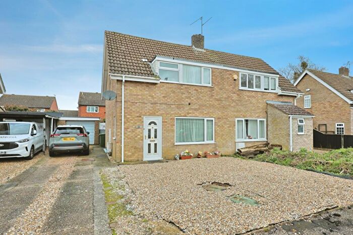 3 Bedroom Semi Detached House For Sale In Stigands Gate, Dereham, NR19
