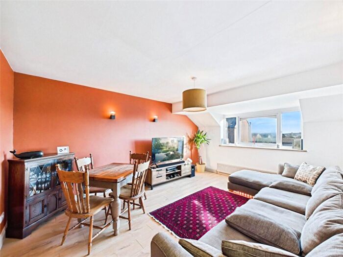 2 Bedroom Apartment For Sale In High Road, Chilwell, Beeston, Nottingham, NG9