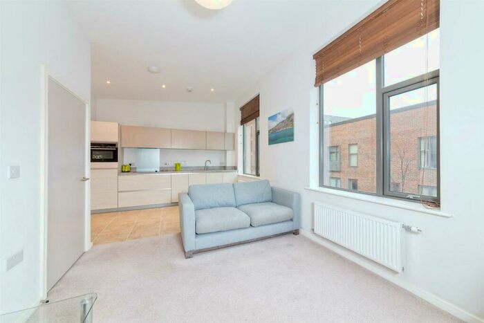 1 Bedroom Apartment To Rent In Tilly Court, Canning Town, E16