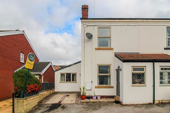 2 Bedroom Property For Sale In Lawns Lane, Carr Gate, Wakefield, WF2