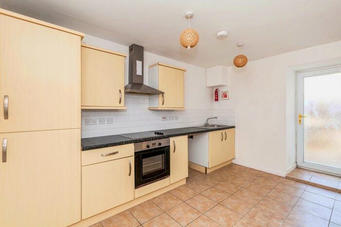 1 Bedroom Flat To Rent In London Road, Neath, SA11