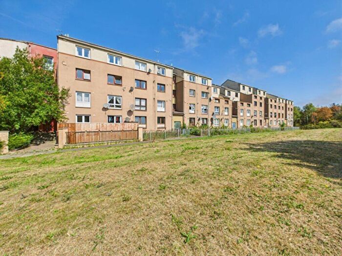 2 Bedroom Apartment For Sale In / Clovenstone Gardens, Edinburgh, EH14