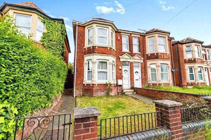 6 Bedroom Semi-Detached House To Rent In Portswood Road, Southampton, Hampshire, SO17