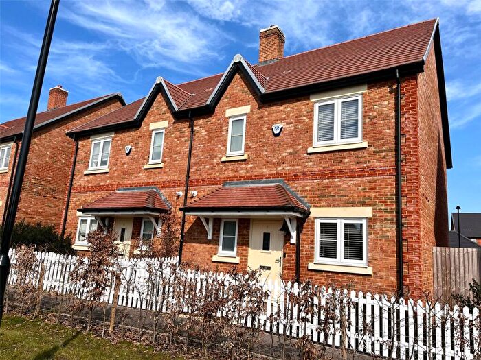 3 Bedroom Semi-Detached House To Rent In Lobelia Green, Warfield, Bracknell, Berkshire, RG42