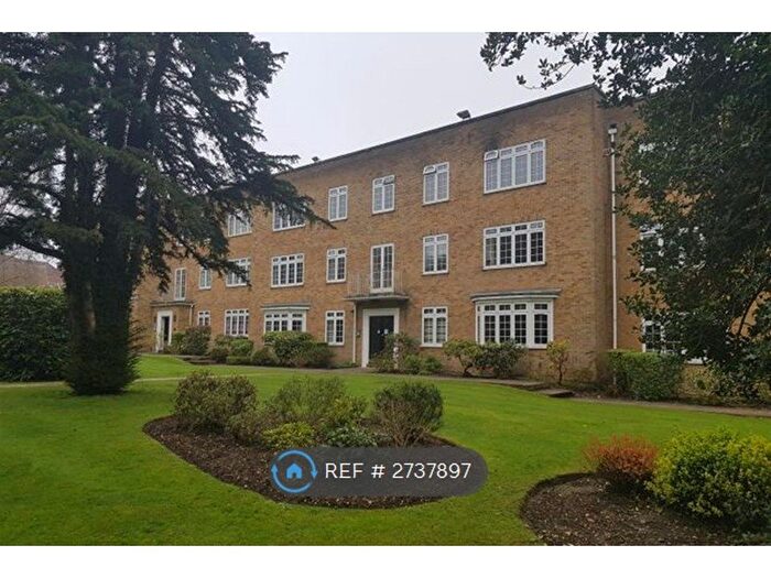 2 Bedroom Flat To Rent In The Grange, Barnet, EN4