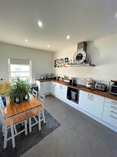 2 Bedroom Flat To Rent In Medina Villas, Hove, BN3