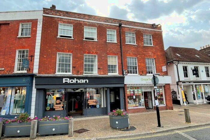 2 Bedroom Flat To Rent In Wimborne Town Centre, BH21