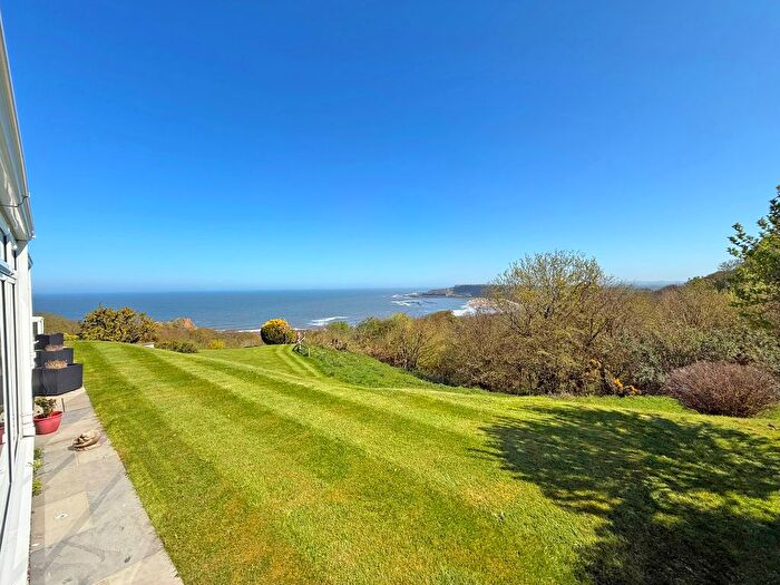 2 Bedroom Semi-Detached Bungalow For Sale In Knipe Point Drive, Scarborough, YO11