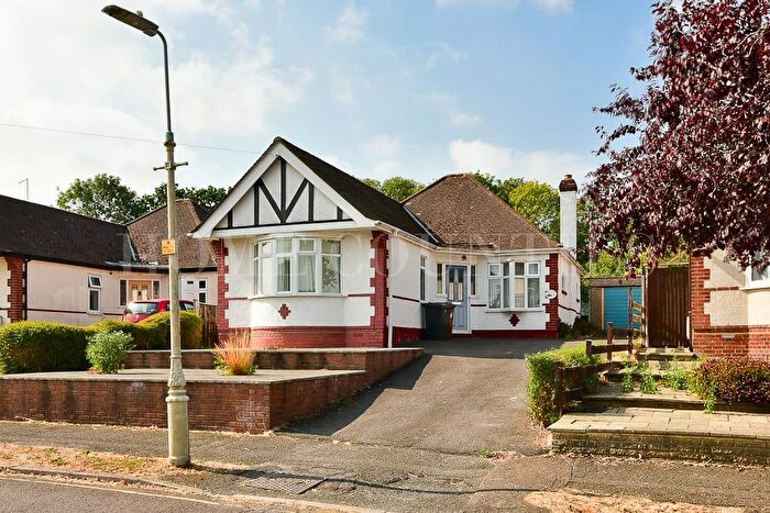 2 Bedroom Detached Bungalow For Sale In Elmroyd Avenue, , Potters Bar, EN6