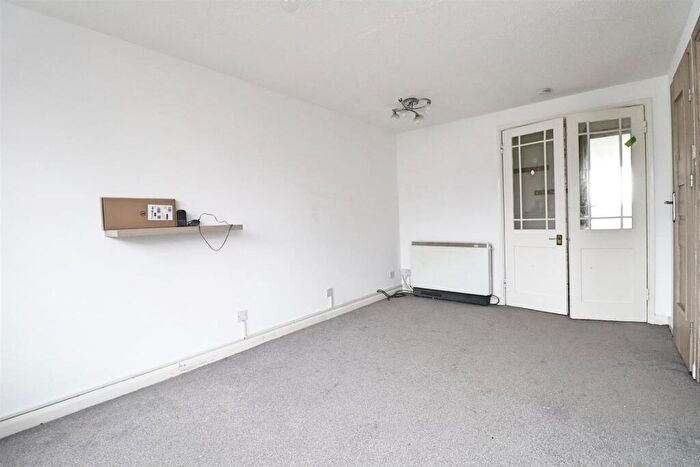2 Bedroom Apartment To Rent In Silks Way, Braintree, CM7