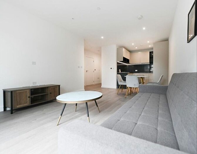 1 Bedroom Flat To Rent In Hawker House, Damsel Grove, Woodberry Down, N4