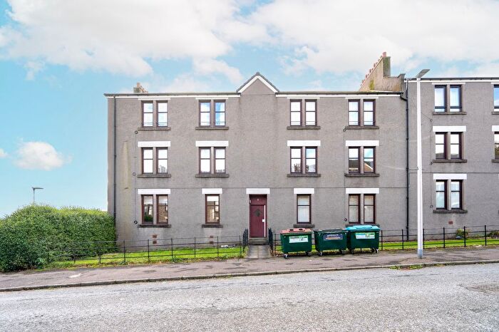 2 Bedroom Flat To Rent In Abbotsford Street, Dundee, Angus, DD2