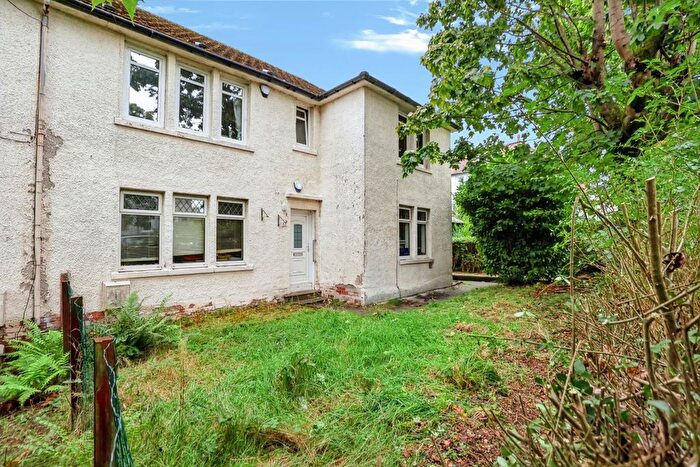2 Bedroom Flat For Sale In Maple Drive, Clydebank, G81