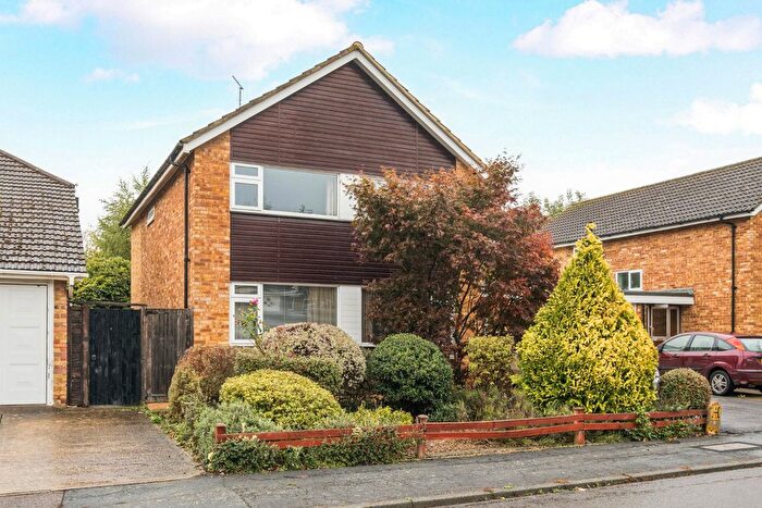 3 Bedroom Detached House For Sale In Guildford, Surrey, GU4