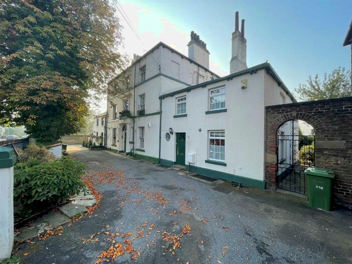 2 Bedroom Flat To Rent In The Grange, Selby Road, Whitkirk, Leeds, LS15