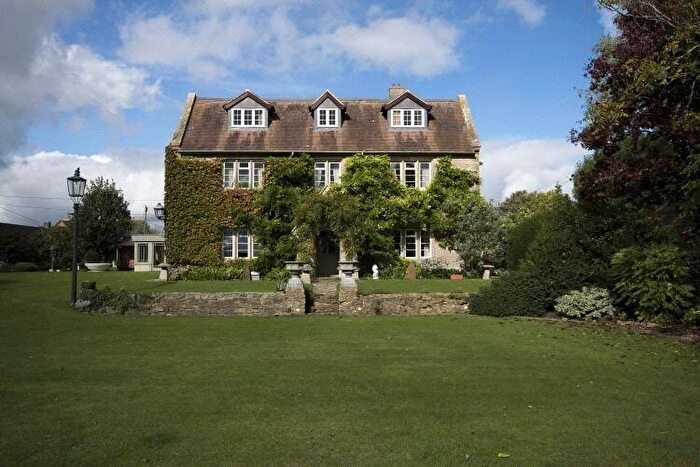 6 Bedroom Detached House To Rent In Arrochar, Merton, OX25