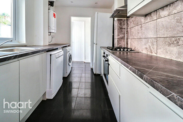 3 Bedroom Terraced House For Sale In Albion Street, Swindon, SN1