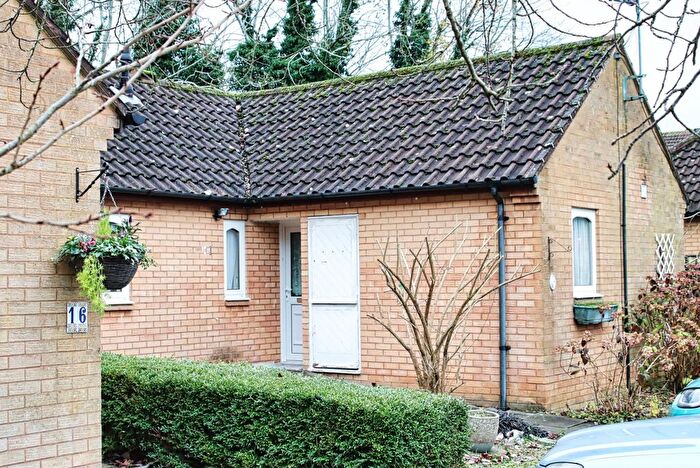 2 Bedroom Semi Detached Bungalow To Rent In Calewen, Two Mile Ash, Milton Keynes, Buckinghamshire, MK8