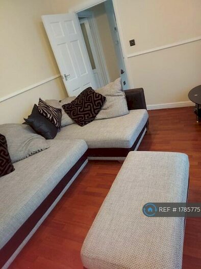 4 Bedroom Semi-Detached House To Rent In Basingstoke Road, Reading, RG2