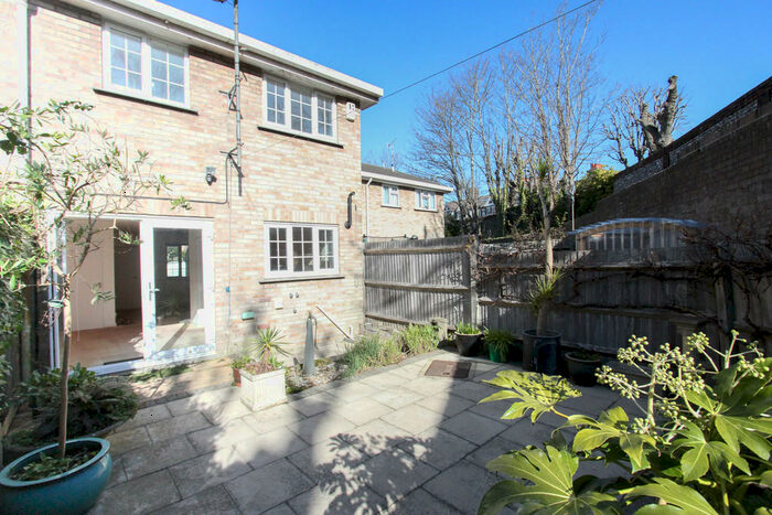 3 Bedroom Terraced House To Rent In Barnfield Gardens, Brighton, BN2