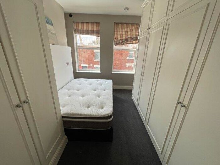 1 Bedroom Flat To Rent In High Road, NW10