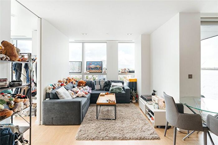 1 Bedroom Apartment For Sale In City Road, Shoreditch, London, EC1V - Photo 2